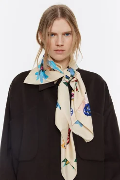 Store BIMBA Y LOLA Panuelo Ramo De Flores Vainilla